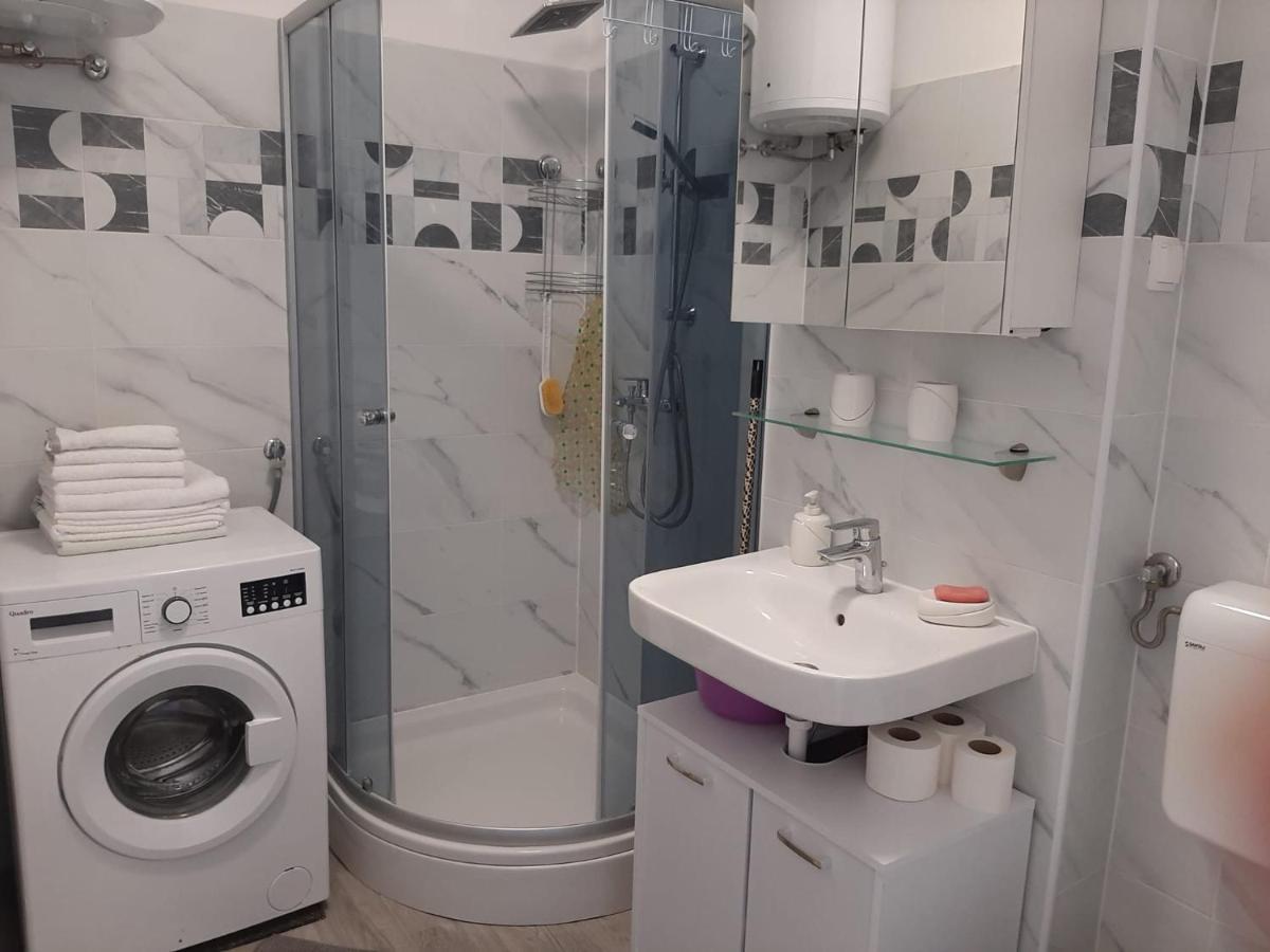 H&F Apartmani Вир Екстер'єр фото
