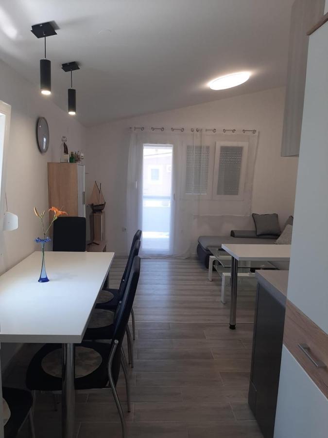 H&F Apartmani Вир Екстер'єр фото
