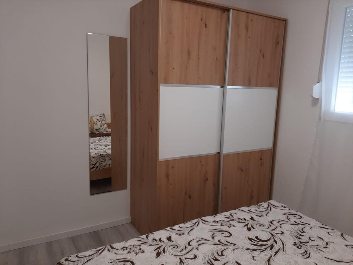 H&F Apartmani Вир Екстер'єр фото